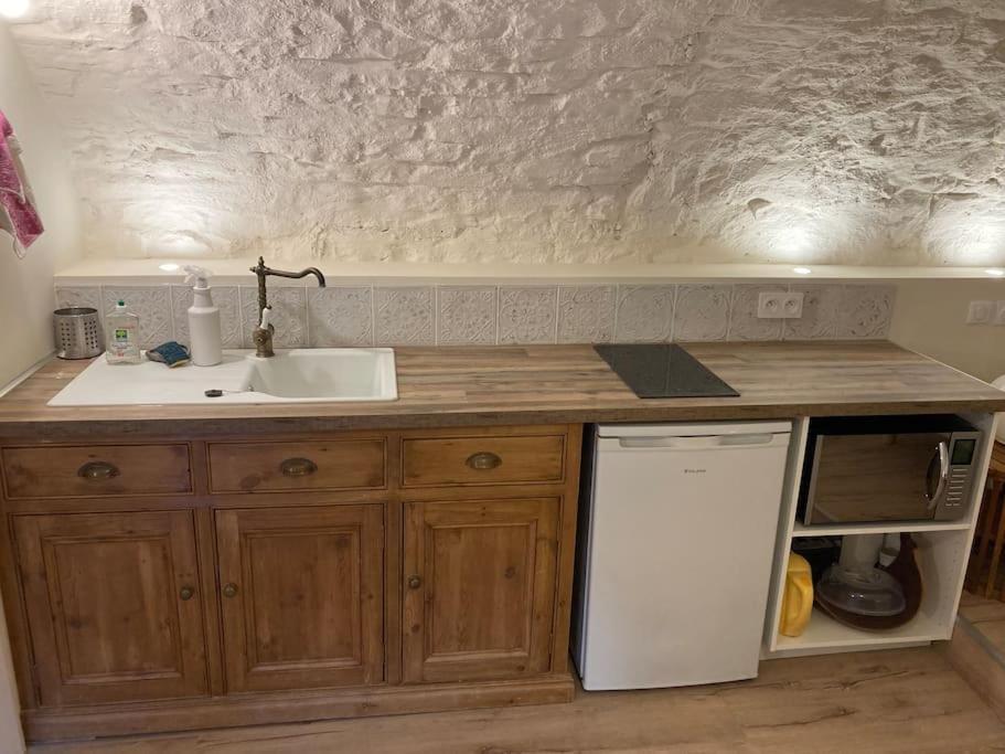 Les Matelles : Charmant Logement En Pierres Ngoại thất bức ảnh